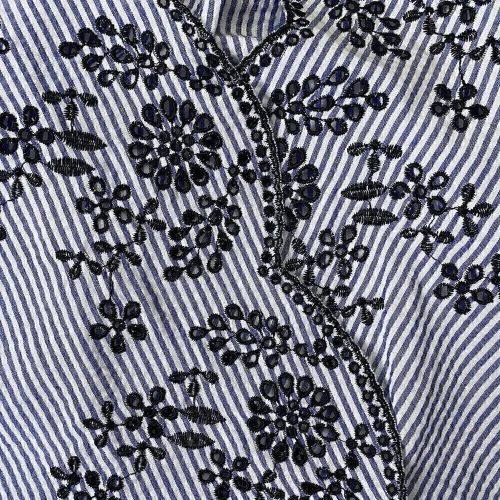 Zara Basic Seersucker Short Sleeve Floral Embroidered Wrap Front  Women’s XS
